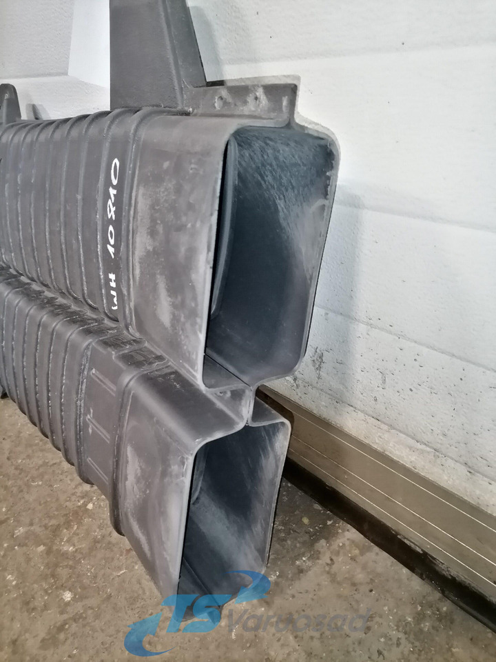 Volvo Air intake 21122123 - Система забору повітря в категорії Вантажівки: фото 5 Volvo Air intake 21122123 - Система забору повітря в категорії Вантажівки: фото 5
