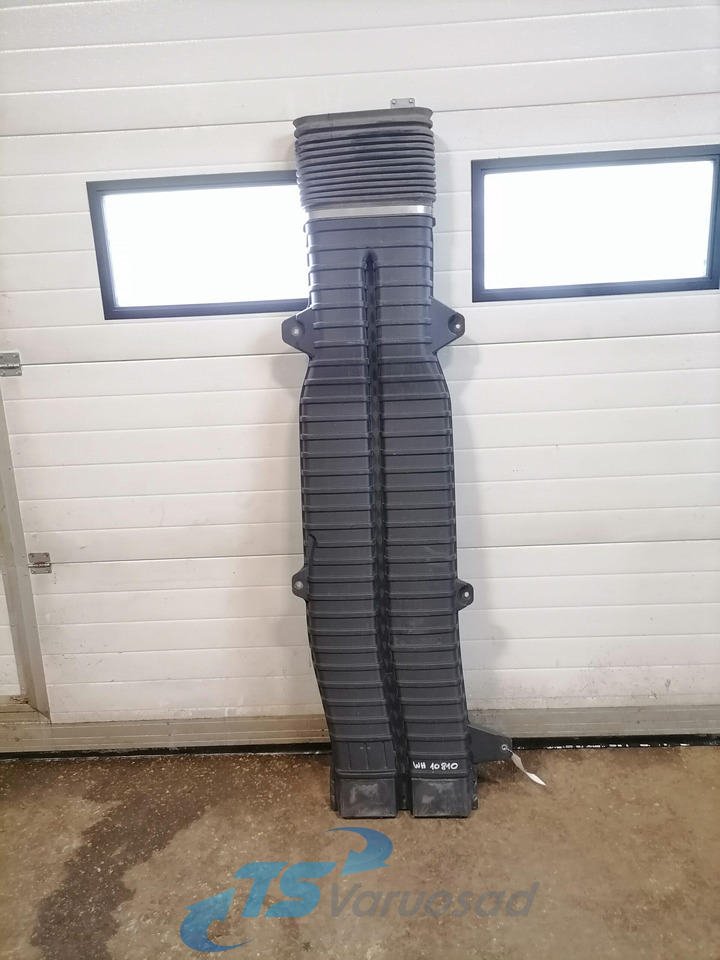 Volvo Air intake 21122123 - Система забору повітря в категорії Вантажівки: фото 2 Volvo Air intake 21122123 - Система забору повітря в категорії Вантажівки: фото 2