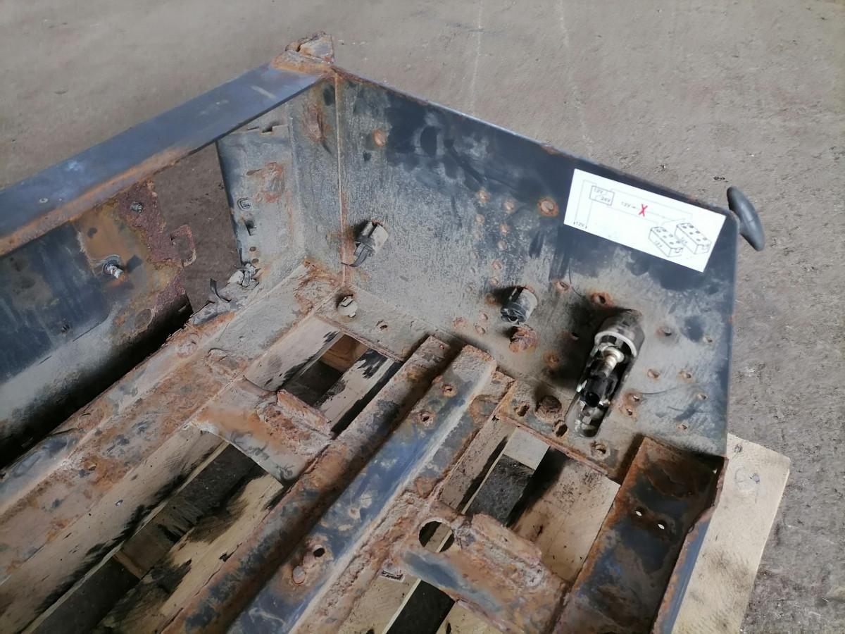 Volvo Battery box 82242298 - Аккумулятор в категорії Вантажівки: фото 4 Volvo Battery box 82242298 - Аккумулятор в категорії Вантажівки: фото 4