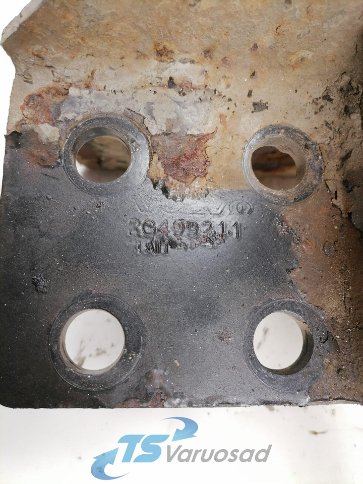 Volvo Bumper bracket 20499241 - Бампер в категорії Вантажівки: фото 3 Volvo Bumper bracket 20499241 - Бампер в категорії Вантажівки: фото 3