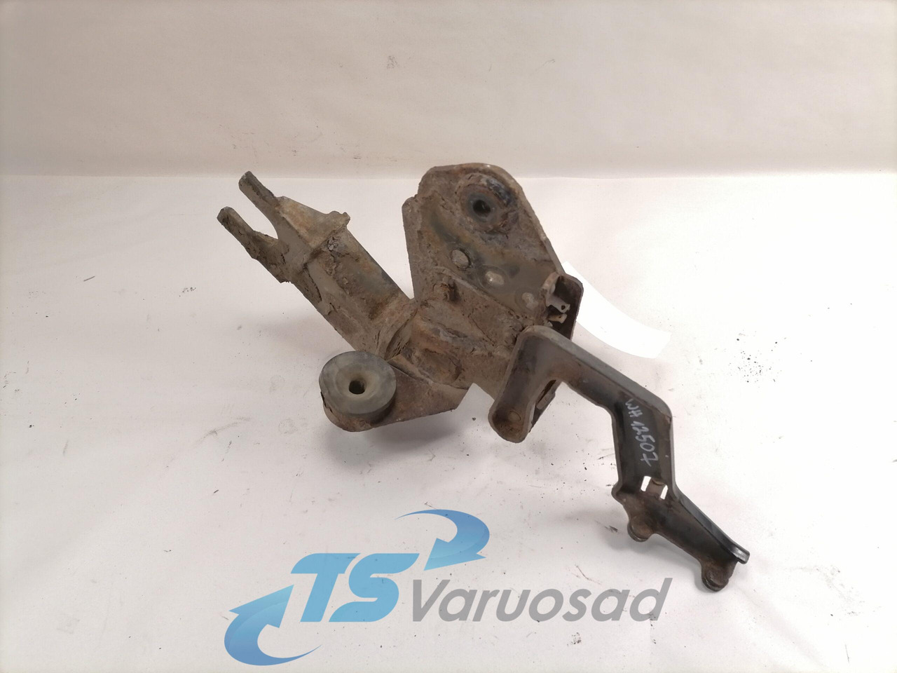 Volvo Bumper bracket 20499243 - Бампер в категорії Вантажівки: фото 2 Volvo Bumper bracket 20499243 - Бампер в категорії Вантажівки: фото 2