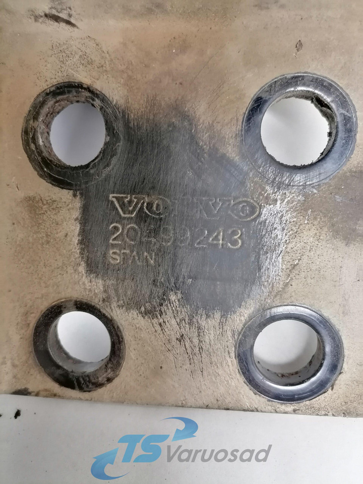 Volvo Bumper bracket 20499243 - Бампер в категорії Вантажівки: фото 3 Volvo Bumper bracket 20499243 - Бампер в категорії Вантажівки: фото 3