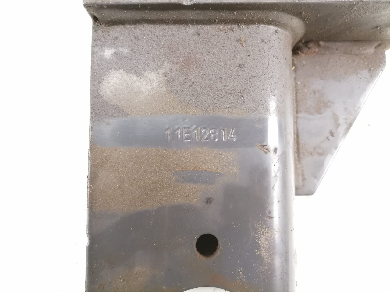Volvo Bumper bracket 82928883 - Бампер в категорії Вантажівки: фото 3 Volvo Bumper bracket 82928883 - Бампер в категорії Вантажівки: фото 3