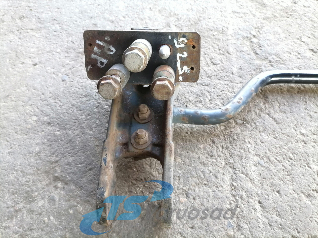 Volvo Cab anti roll bar 20757640 - Підвіска кабіни в категорії Вантажівки: фото 3 Volvo Cab anti roll bar 20757640 - Підвіска кабіни в категорії Вантажівки: фото 3