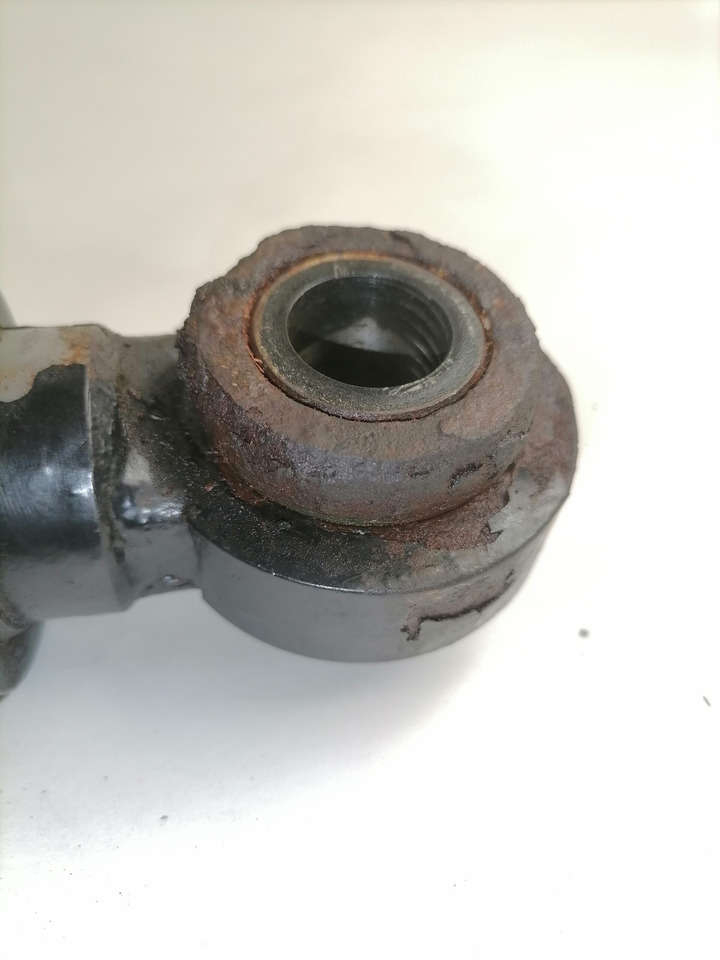 Volvo Cab tilting cylinder 3198843 - Підвіска кабіни в категорії Вантажівки: фото 2 Volvo Cab tilting cylinder 3198843 - Підвіска кабіни в категорії Вантажівки: фото 2