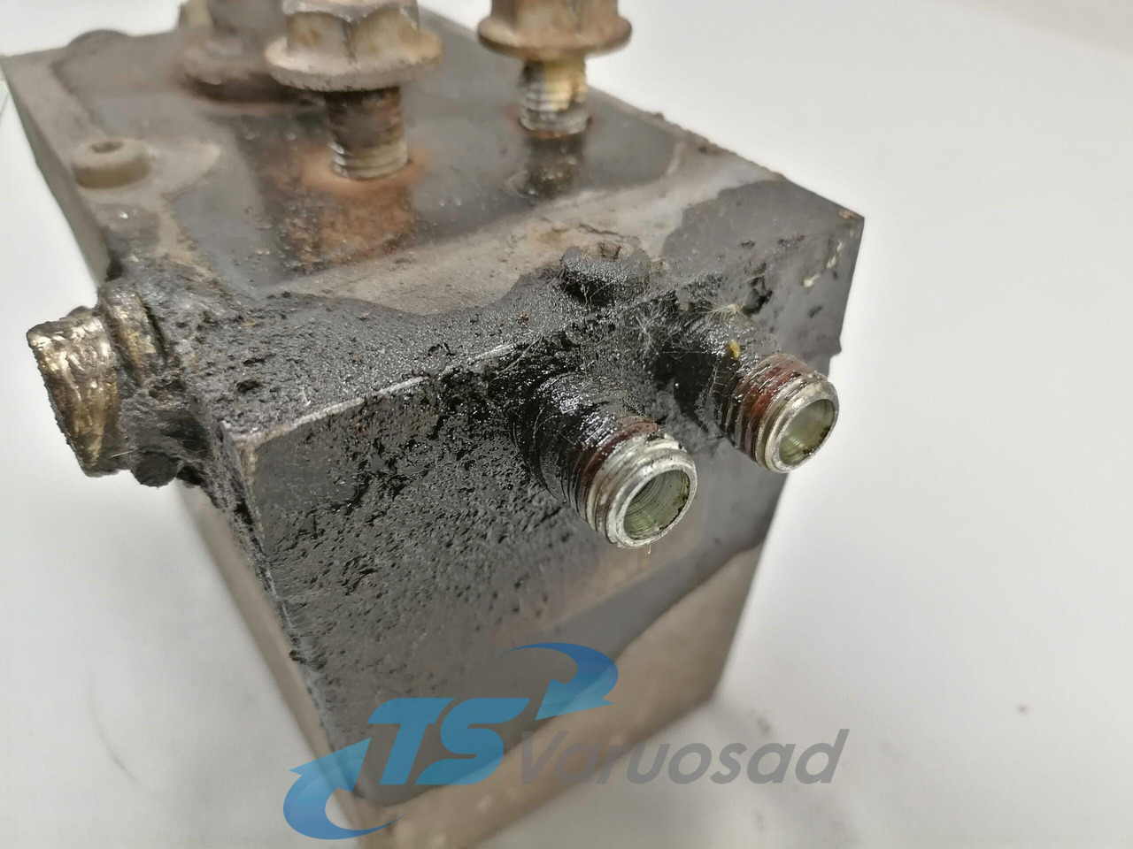 Volvo Cab tilting pump 82053294 - Підвіска кабіни в категорії Вантажівки: фото 3 Volvo Cab tilting pump 82053294 - Підвіска кабіни в категорії Вантажівки: фото 3