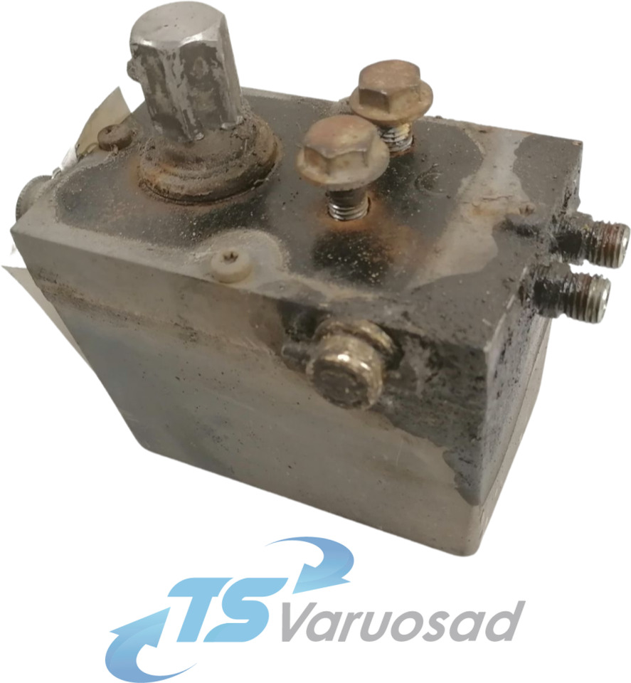 Volvo Cab tilting pump 82053294 - Підвіска кабіни в категорії Вантажівки: фото 1 Volvo Cab tilting pump 82053294 - Підвіска кабіни в категорії Вантажівки: фото 1