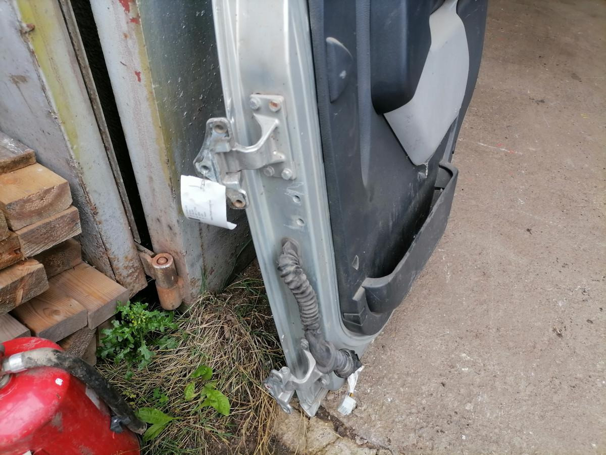 Volvo Door 85112764 - Двері та запчастини в категорії Вантажівки: фото 3 Volvo Door 85112764 - Двері та запчастини в категорії Вантажівки: фото 3