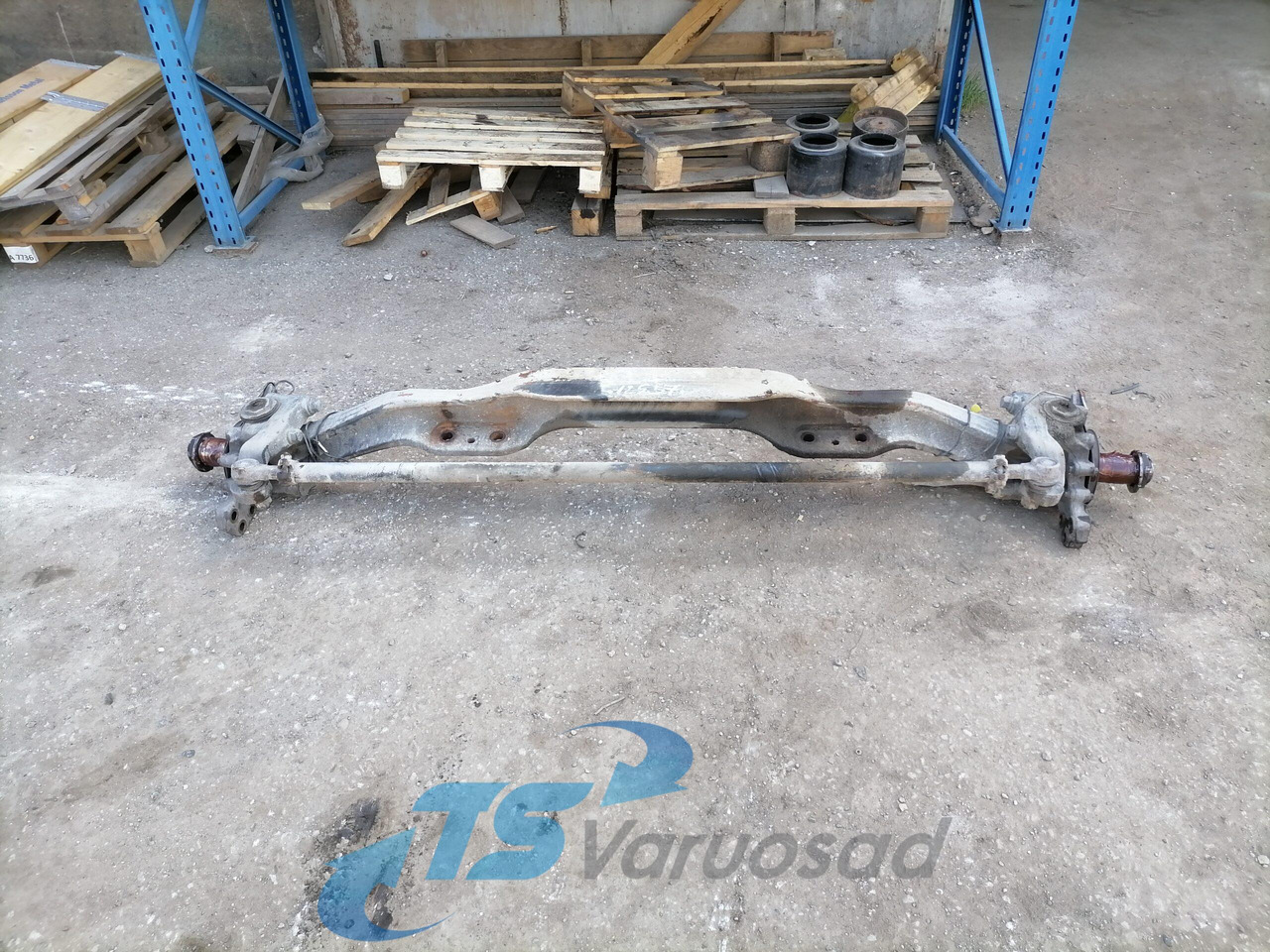 Volvo First axel housing 22115151 - Передня вісь в категорії Вантажівки: фото 1 Volvo First axel housing 22115151 - Передня вісь в категорії Вантажівки: фото 1