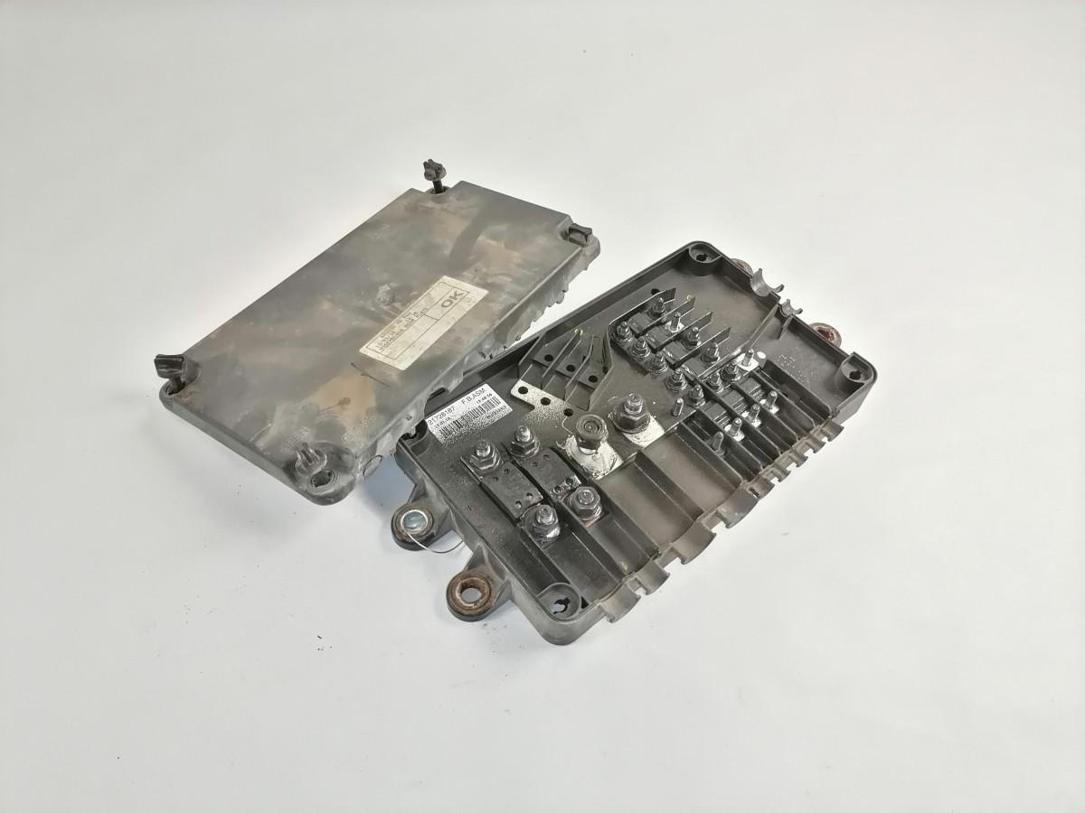 Volvo Fuse box 21728187 - Запобіжник в категорії Вантажівки: фото 2 Volvo Fuse box 21728187 - Запобіжник в категорії Вантажівки: фото 2