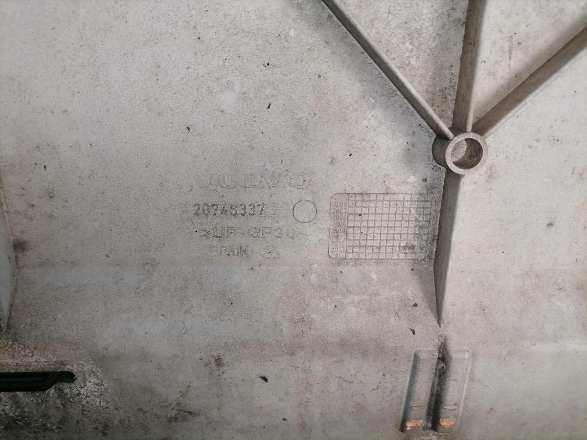 Volvo Grille panel 20748337 - Решітка радіатора в категорії Вантажівки: фото 5 Volvo Grille panel 20748337 - Решітка радіатора в категорії Вантажівки: фото 5