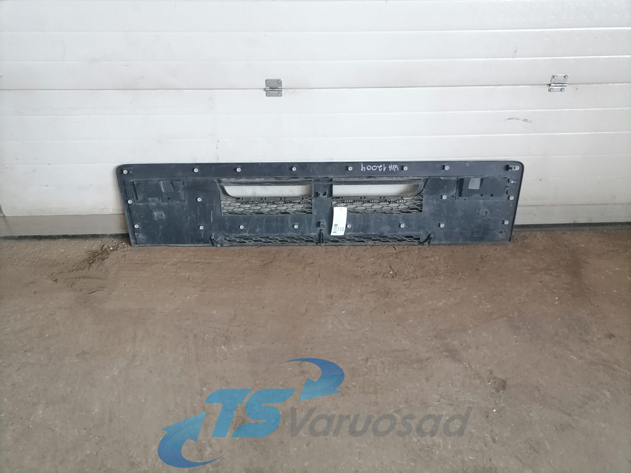 Volvo Grille panel 82150186 - Решітка радіатора в категорії Вантажівки: фото 3 Volvo Grille panel 82150186 - Решітка радіатора в категорії Вантажівки: фото 3