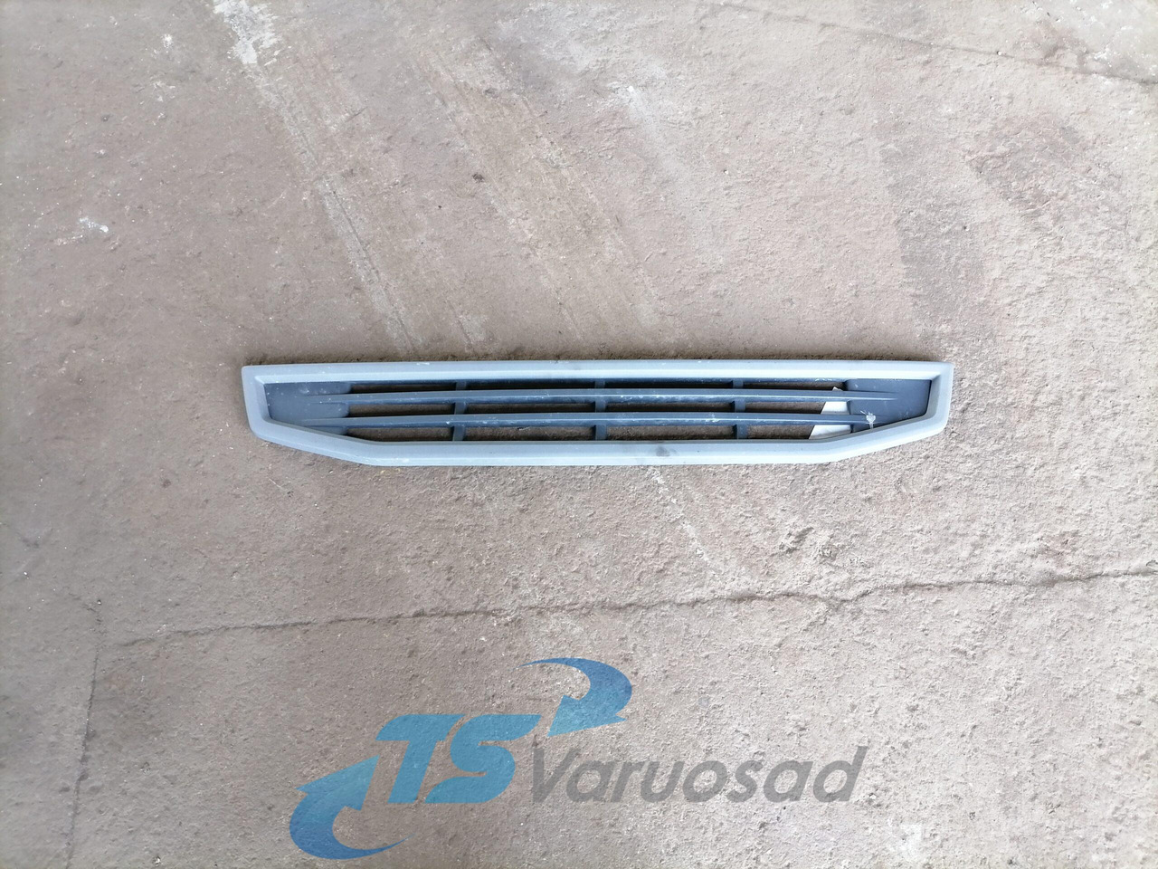Volvo Grille panel 82208510 - Решітка радіатора в категорії Вантажівки: фото 1 Volvo Grille panel 82208510 - Решітка радіатора в категорії Вантажівки: фото 1