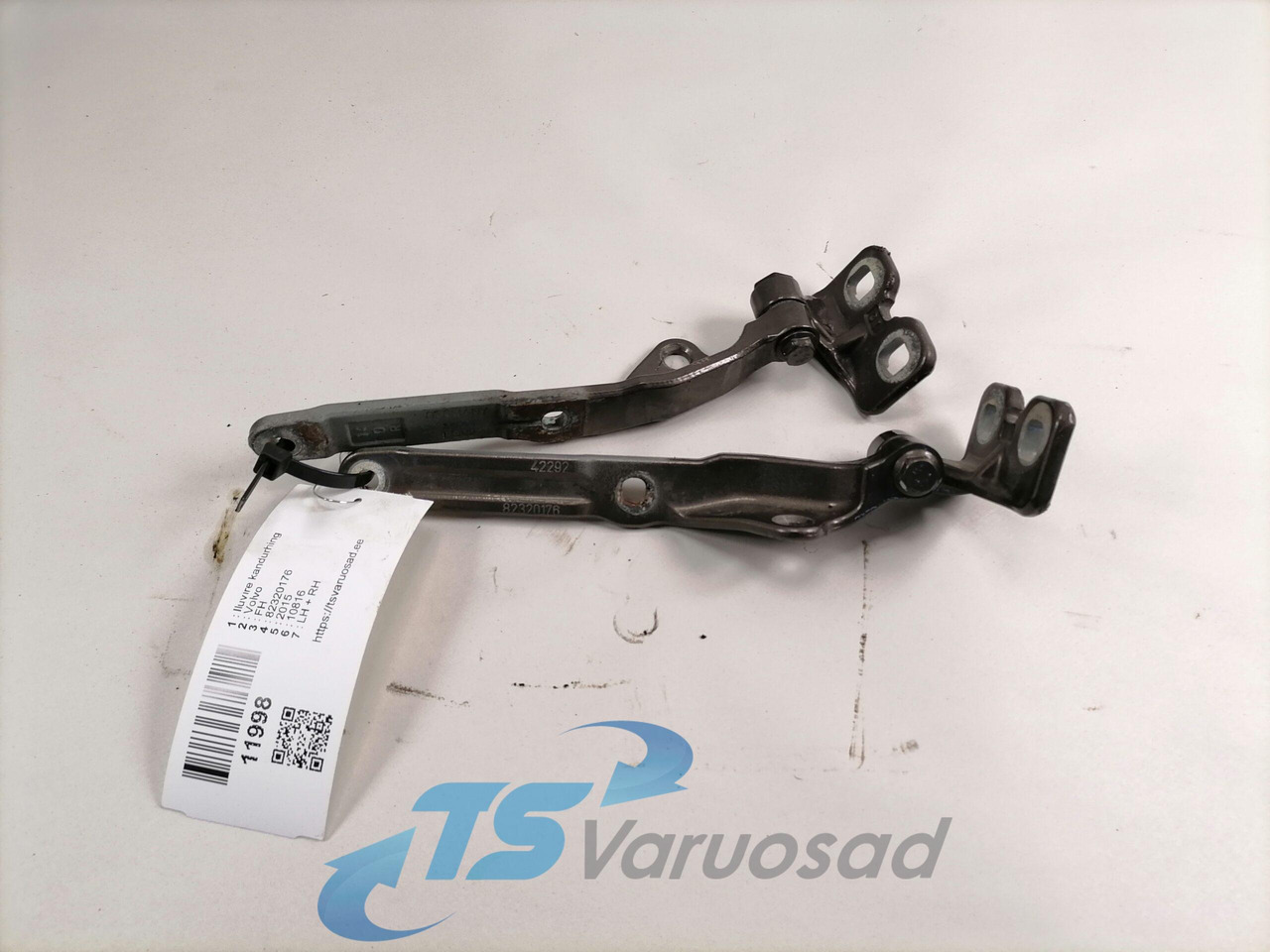 Volvo Iluvõre kandurhing 82320176 - Решітка радіатора в категорії Вантажівки: фото 1 Volvo Iluvõre kandurhing 82320176 - Решітка радіатора в категорії Вантажівки: фото 1