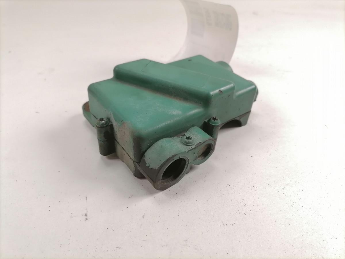 Volvo Juhtmestiku harukarp 04214496 - Запобіжник в категорії Вантажівки: фото 2 Volvo Juhtmestiku harukarp 04214496 - Запобіжник в категорії Вантажівки: фото 2