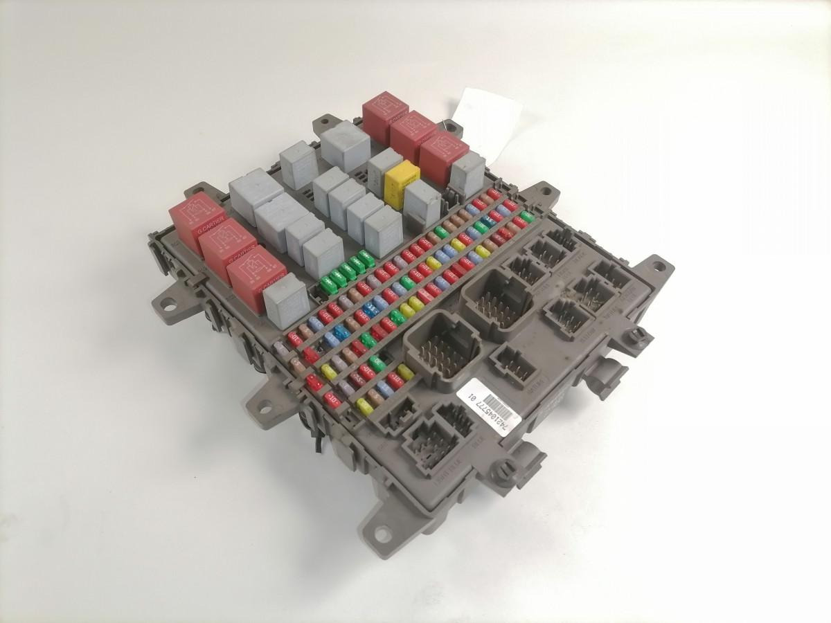 Volvo Kaitsmepaneel 7421045777 - Запобіжник в категорії Вантажівки: фото 2 Volvo Kaitsmepaneel 7421045777 - Запобіжник в категорії Вантажівки: фото 2