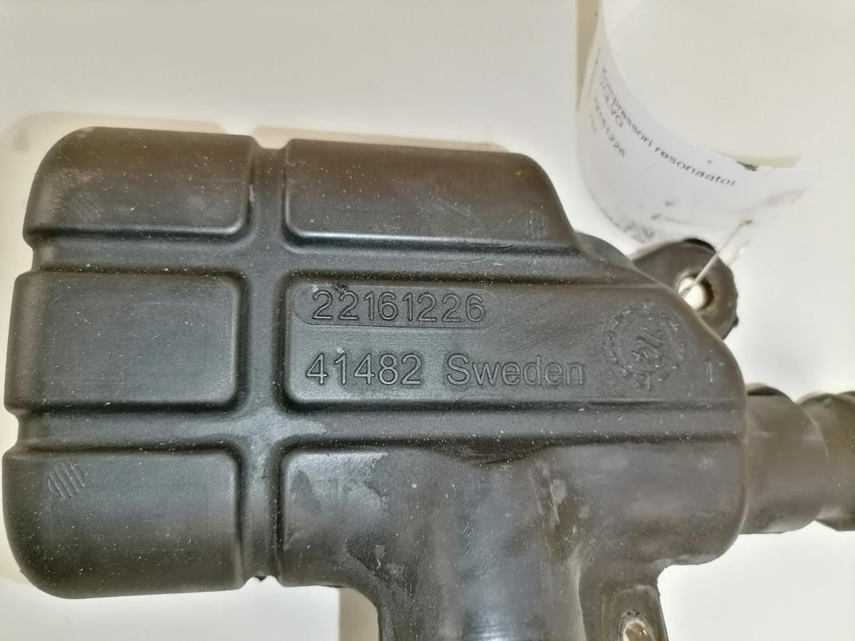 Volvo Kompressori resonaator 22161226 - Пневмокомпресор в категорії Вантажівки: фото 5 Volvo Kompressori resonaator 22161226 - Пневмокомпресор в категорії Вантажівки: фото 5