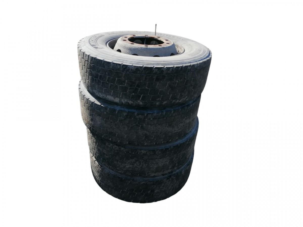 Volvo Michelin 315/70R22,5 31570R225 - Шини і диски в категорії Вантажівки: фото 1 Volvo Michelin 315/70R22,5 31570R225 - Шини і диски в категорії Вантажівки: фото 1