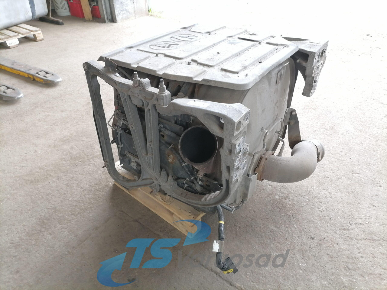 Volvo Muffler 21364822 - Глушник в категорії Вантажівки: фото 5 Volvo Muffler 21364822 - Глушник в категорії Вантажівки: фото 5