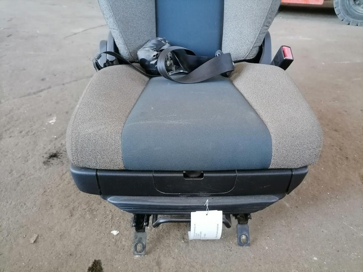 Volvo Passenger seat 82514859 - Сидіння в категорії Вантажівки: фото 3 Volvo Passenger seat 82514859 - Сидіння в категорії Вантажівки: фото 3