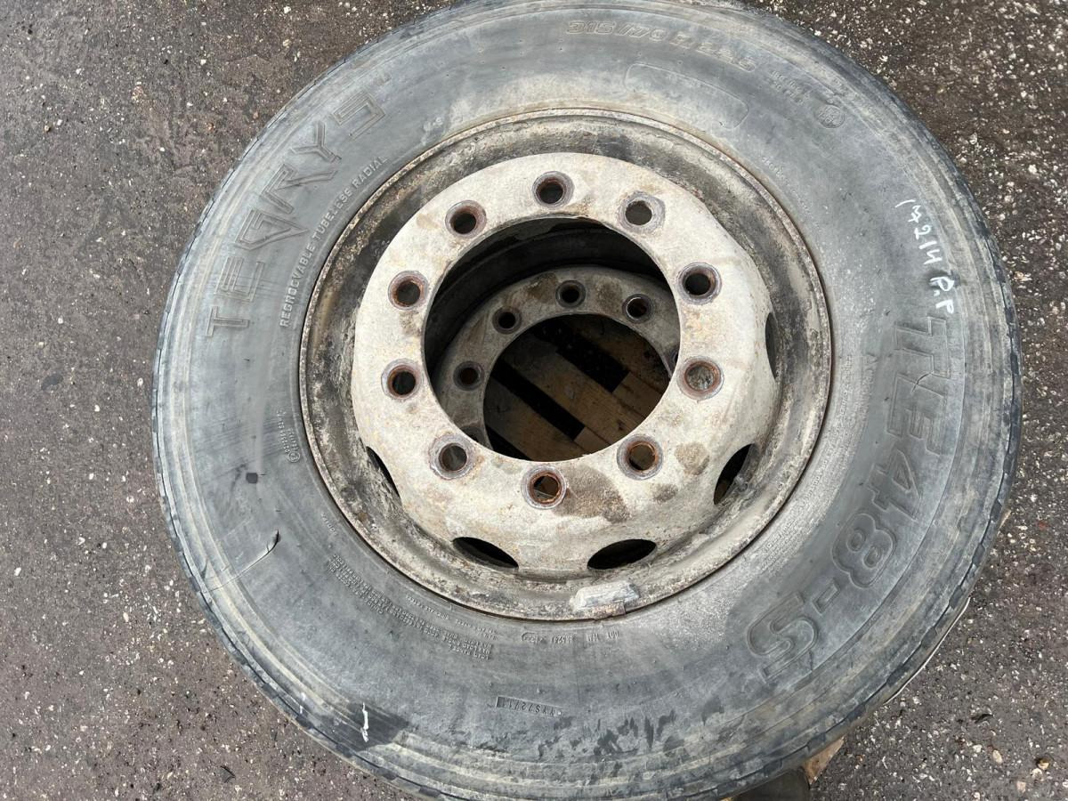 Volvo Rehvid + veljed 315/70R22.5 31570R225 - Шини і диски в категорії Вантажівки: фото 3 Volvo Rehvid + veljed 315/70R22.5 31570R225 - Шини і диски в категорії Вантажівки: фото 3