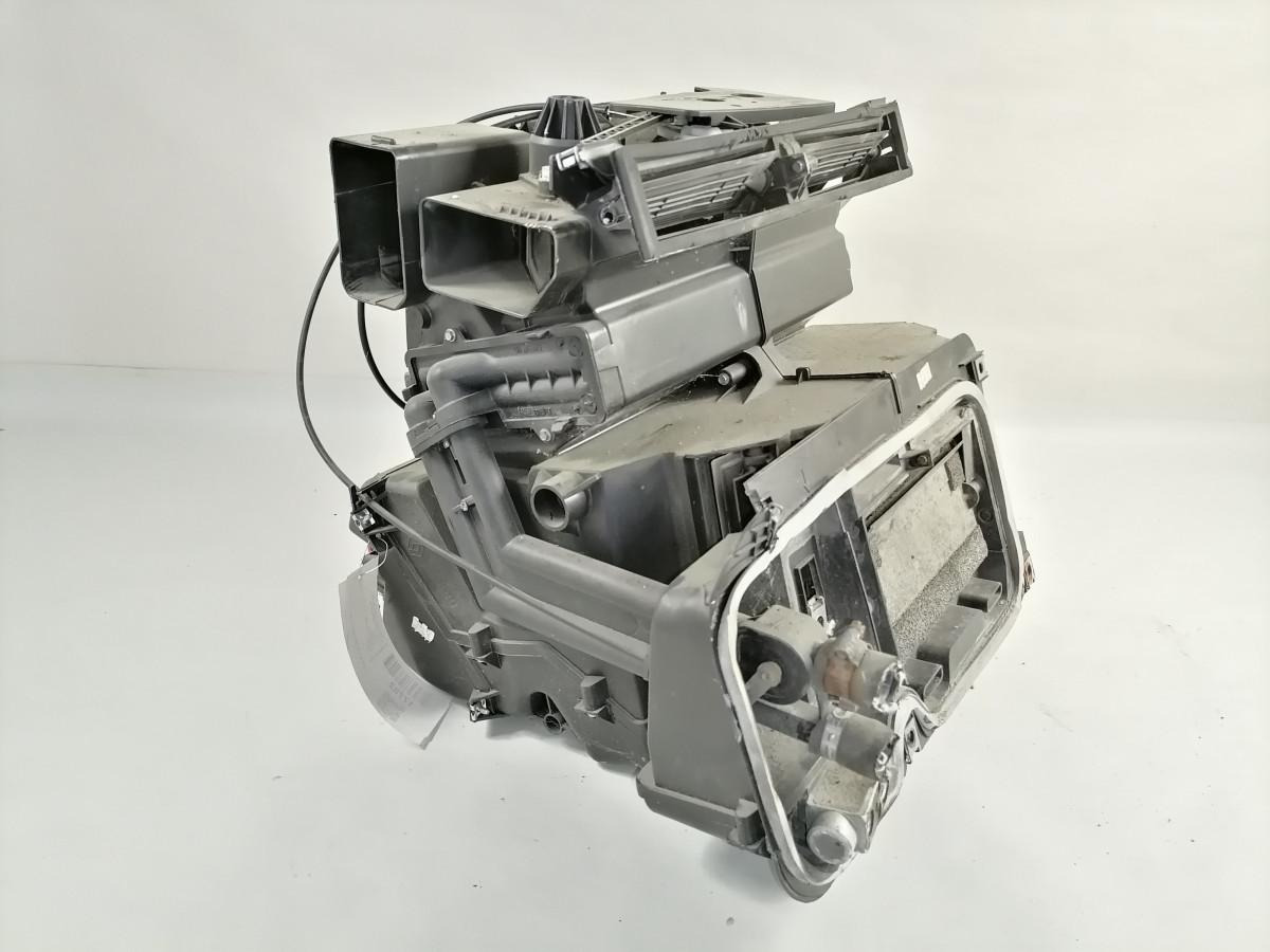 Volvo Salongi radiaatorite korpus, komplektne 7420894090 - Універсальна частина в категорії Вантажівки: фото 4 Volvo Salongi radiaatorite korpus, komplektne 7420894090 - Універсальна частина в категорії Вантажівки: фото 4