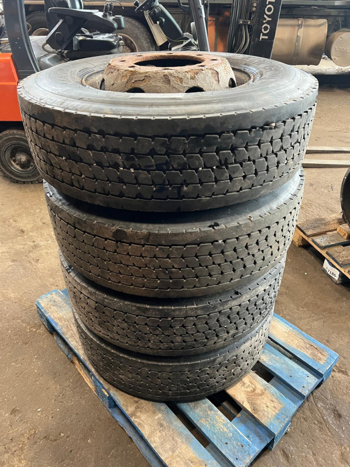 Volvo Sava avant A3 285/70R19.5 28570R195 - Шини і диски в категорії Вантажівки: фото 2 Volvo Sava avant A3 285/70R19.5 28570R195 - Шини і диски в категорії Вантажівки: фото 2