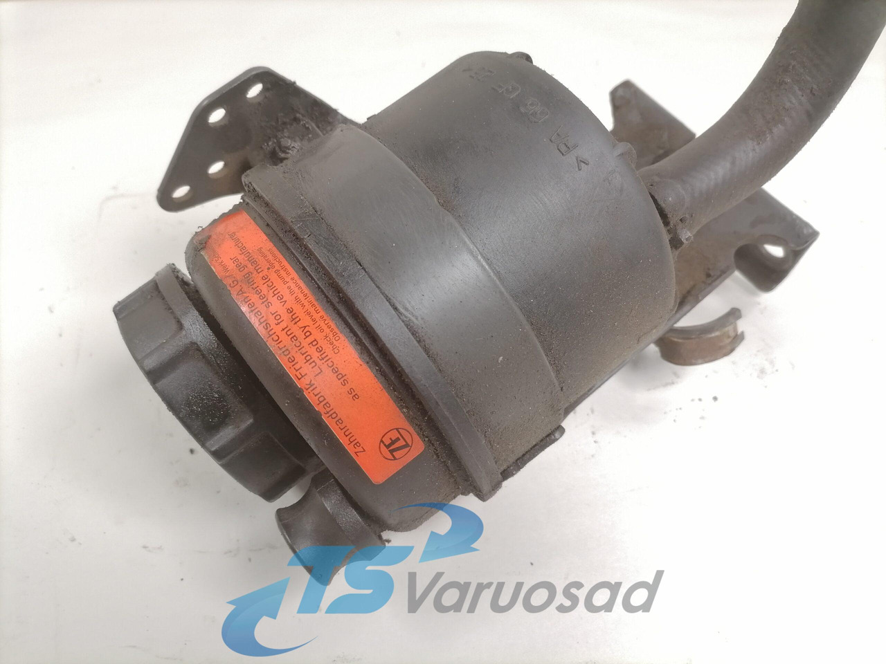 Volvo Steering oil tank+ bracket 20495075 - Шланг рульового управління в категорії Вантажівки: фото 4 Volvo Steering oil tank+ bracket 20495075 - Шланг рульового управління в категорії Вантажівки: фото 4