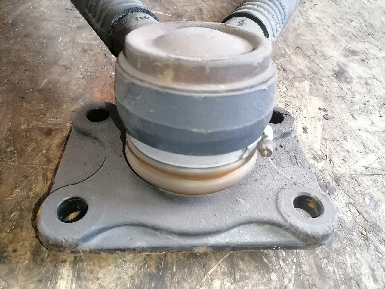 Volvo V- rod 20703338 - Вісь та запчастини в категорії Вантажівки: фото 5 Volvo V- rod 20703338 - Вісь та запчастини в категорії Вантажівки: фото 5