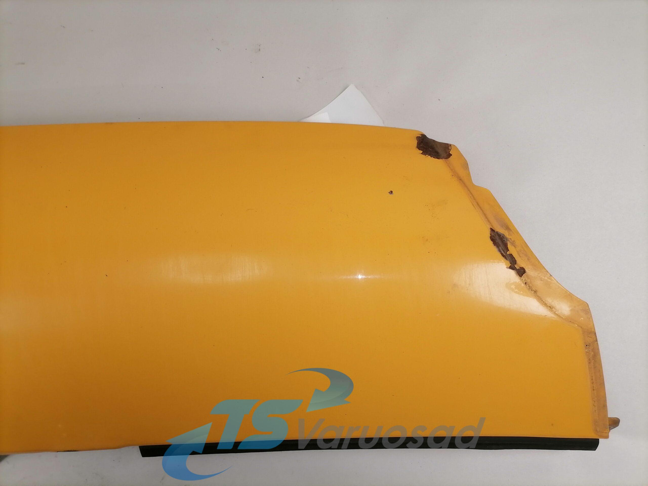 Volvo Volvo kabiini nurgapõsk, vasak 20379175 - Решітка радіатора в категорії Вантажівки: фото 3 Volvo Volvo kabiini nurgapõsk, vasak 20379175 - Решітка радіатора в категорії Вантажівки: фото 3