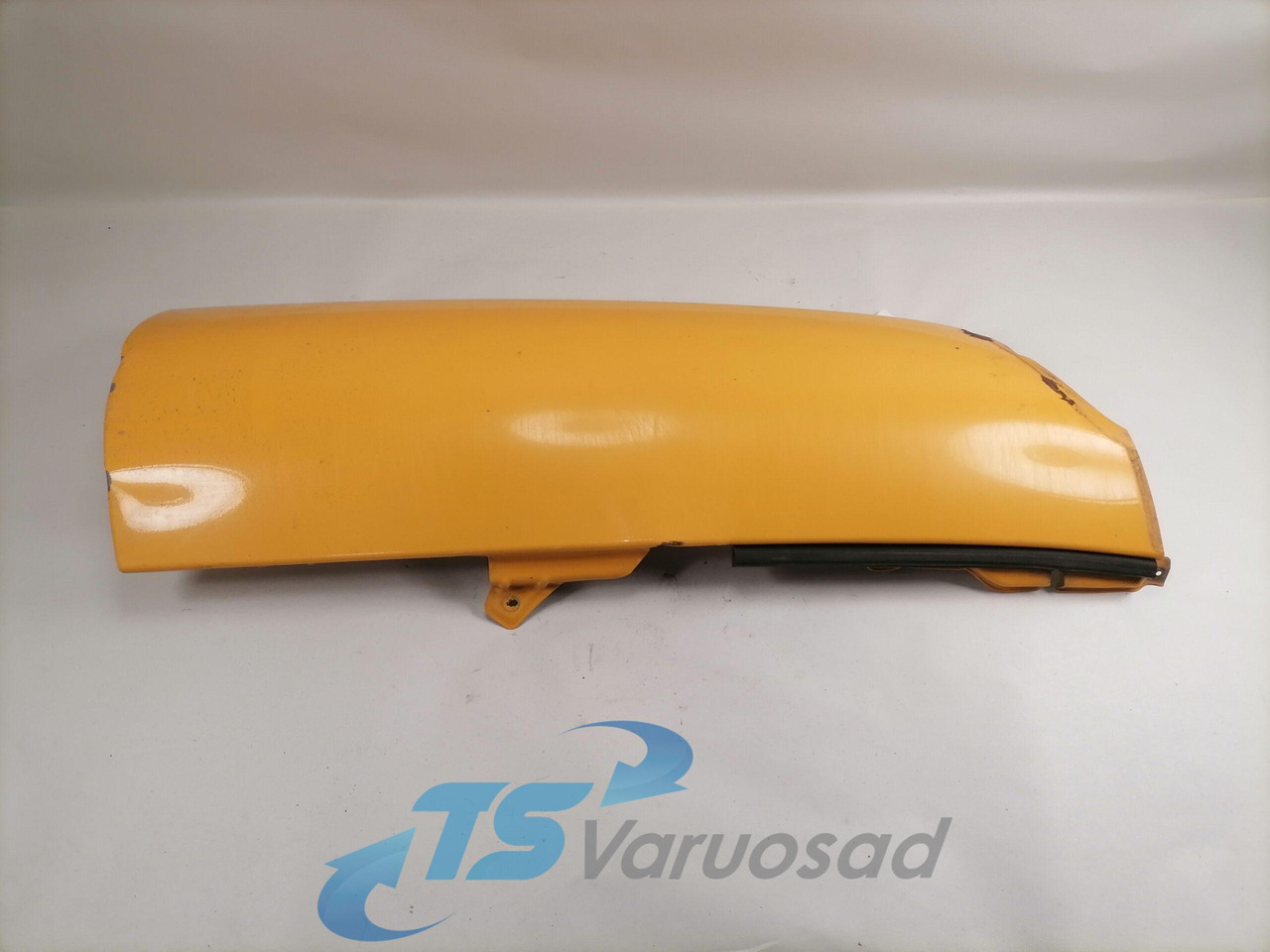 Volvo Volvo kabiini nurgapõsk, vasak 20379175 - Решітка радіатора в категорії Вантажівки: фото 1 Volvo Volvo kabiini nurgapõsk, vasak 20379175 - Решітка радіатора в категорії Вантажівки: фото 1