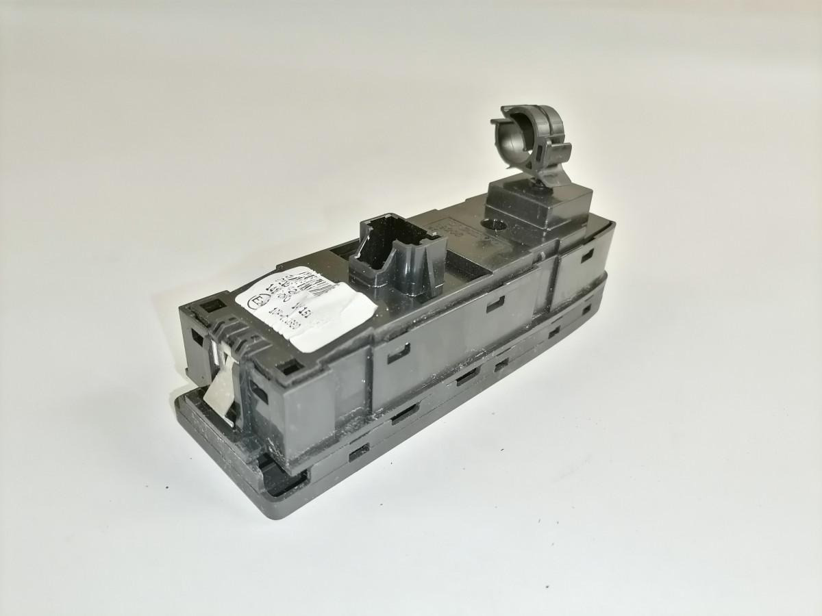Volvo Volvo lüliti, aknatõstuk 22154240 - Кабіна в категорії Вантажівки: фото 3 Volvo Volvo lüliti, aknatõstuk 22154240 - Кабіна в категорії Вантажівки: фото 3