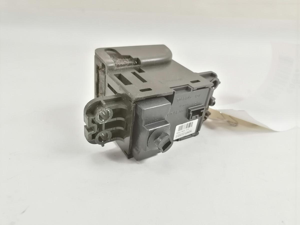 Volvo Volvo switch, parking brake 22107830 - Кабіна в категорії Вантажівки: фото 3 Volvo Volvo switch, parking brake 22107830 - Кабіна в категорії Вантажівки: фото 3