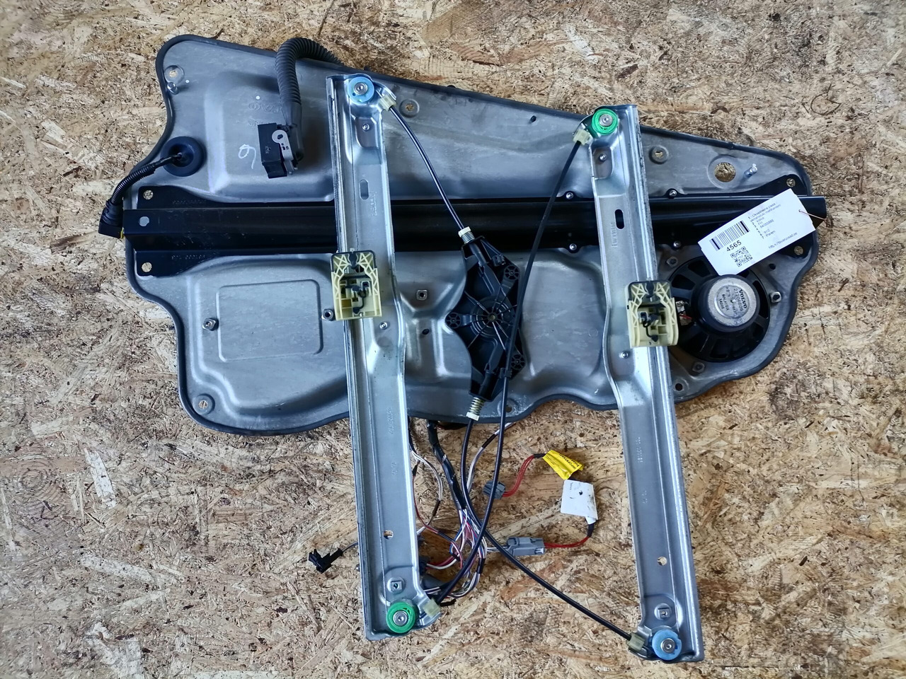 Volvo window mechanism 84055886 - Двері та запчастини в категорії Вантажівки: фото 3 Volvo window mechanism 84055886 - Двері та запчастини в категорії Вантажівки: фото 3