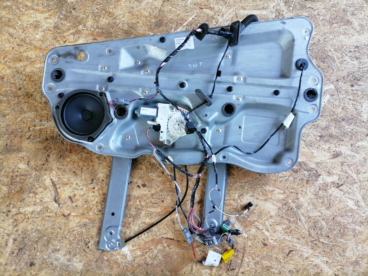 Volvo window mechanism 84055886 - Двері та запчастини в категорії Вантажівки: фото 2 Volvo window mechanism 84055886 - Двері та запчастини в категорії Вантажівки: фото 2