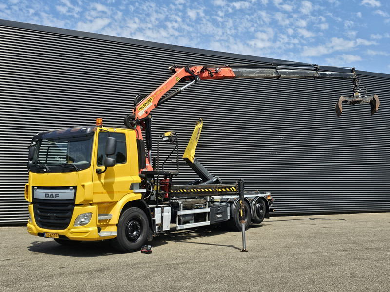 DAF CF 330 6x2-4 / PALFINGER CRANE + HOOKLIFT - Гаковий мультиліфт вантажівка, Вантажівка з маніпулятором: фото 1 DAF CF 330 6x2-4 / PALFINGER CRANE + HOOKLIFT - Гаковий мультиліфт вантажівка, Вантажівка з маніпулятором: фото 1