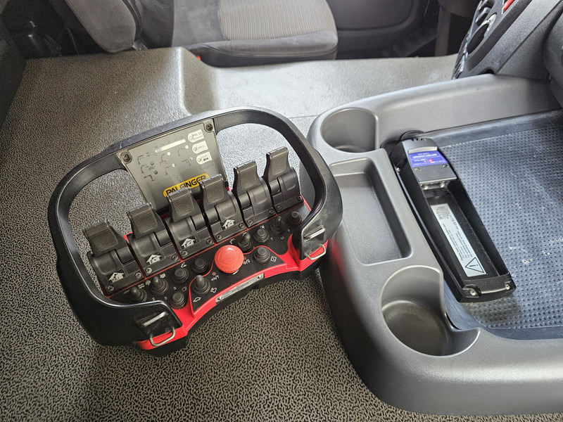 DAF CF 330 6x2 / PALFINGER CRANE / KRAN / CURTAIN - Вантажівка з маніпулятором: фото 3 DAF CF 330 6x2 / PALFINGER CRANE / KRAN / CURTAIN - Вантажівка з маніпулятором: фото 3