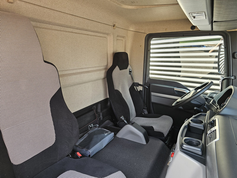 Вантажівка з закритим кузовом MAN TGM 26.320 / 6x2-4 / LBW / 6000kg TAIL LIFT: фото 17