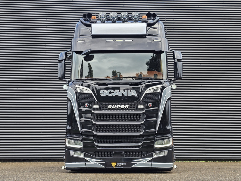 Scania S580 V8 / 4x2 / FULL AIR / RETARDER - Тягач: фото 2 Scania S580 V8 / 4x2 / FULL AIR / RETARDER - Тягач: фото 2