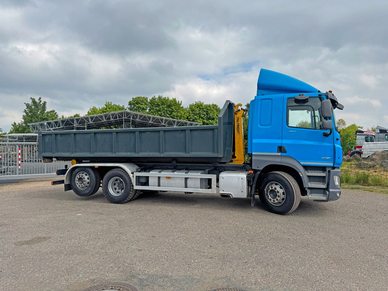DAF CF 480 6X2 Abroller Funk 8 Stück neue Pirelli DAF CF 480 6X2 Abroller Funk 8 Stück neue Pirelli - Гаковий мультиліфт вантажівка: фото 1 DAF CF 480 6X2 Abroller Funk 8 Stück neue Pirelli DAF CF 480 6X2 Abroller Funk 8 Stück neue Pirelli - Гаковий мультиліфт вантажівка: фото 1