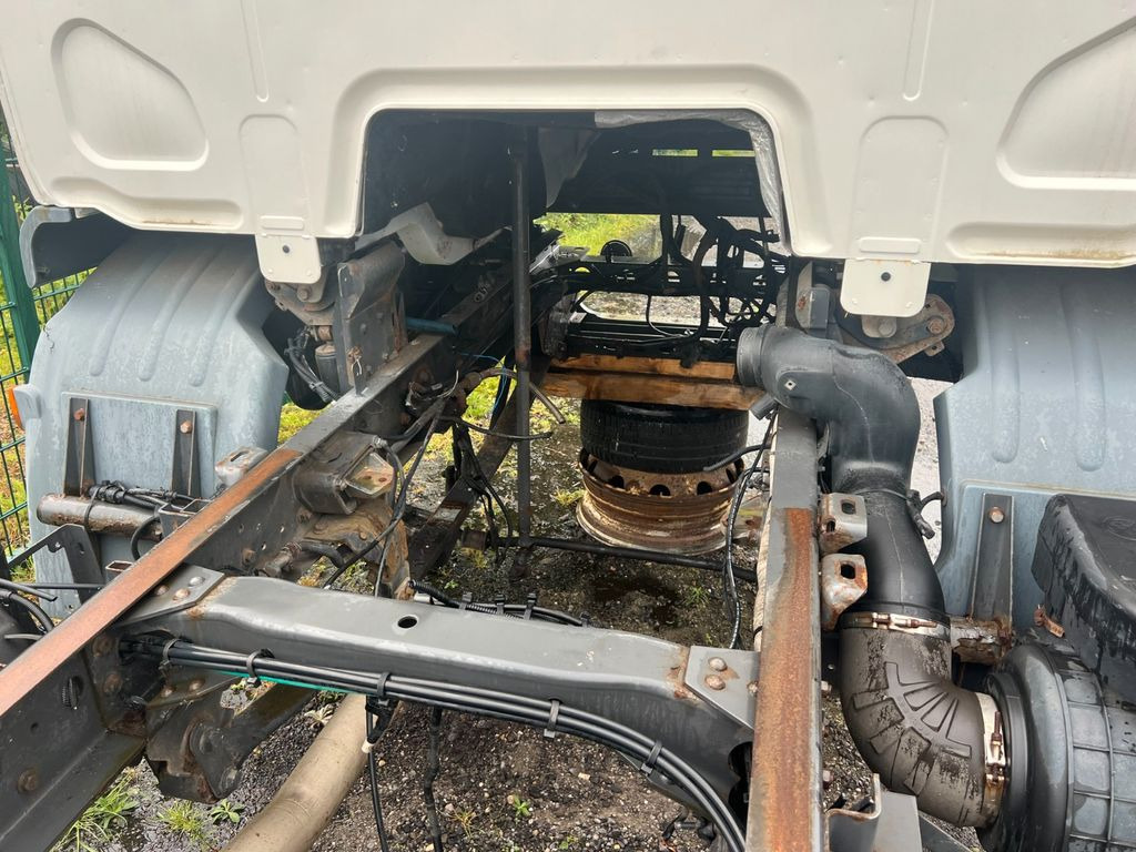 DAF LF 45.220 12 to. for PARTS no engine no gearbox! DAF LF 45.220 12 to. for PARTS no engine no gearbox! - Тентована вантажівка: фото 3 DAF LF 45.220 12 to. for PARTS no engine no gearbox! DAF LF 45.220 12 to. for PARTS no engine no gearbox! - Тентована вантажівка: фото 3