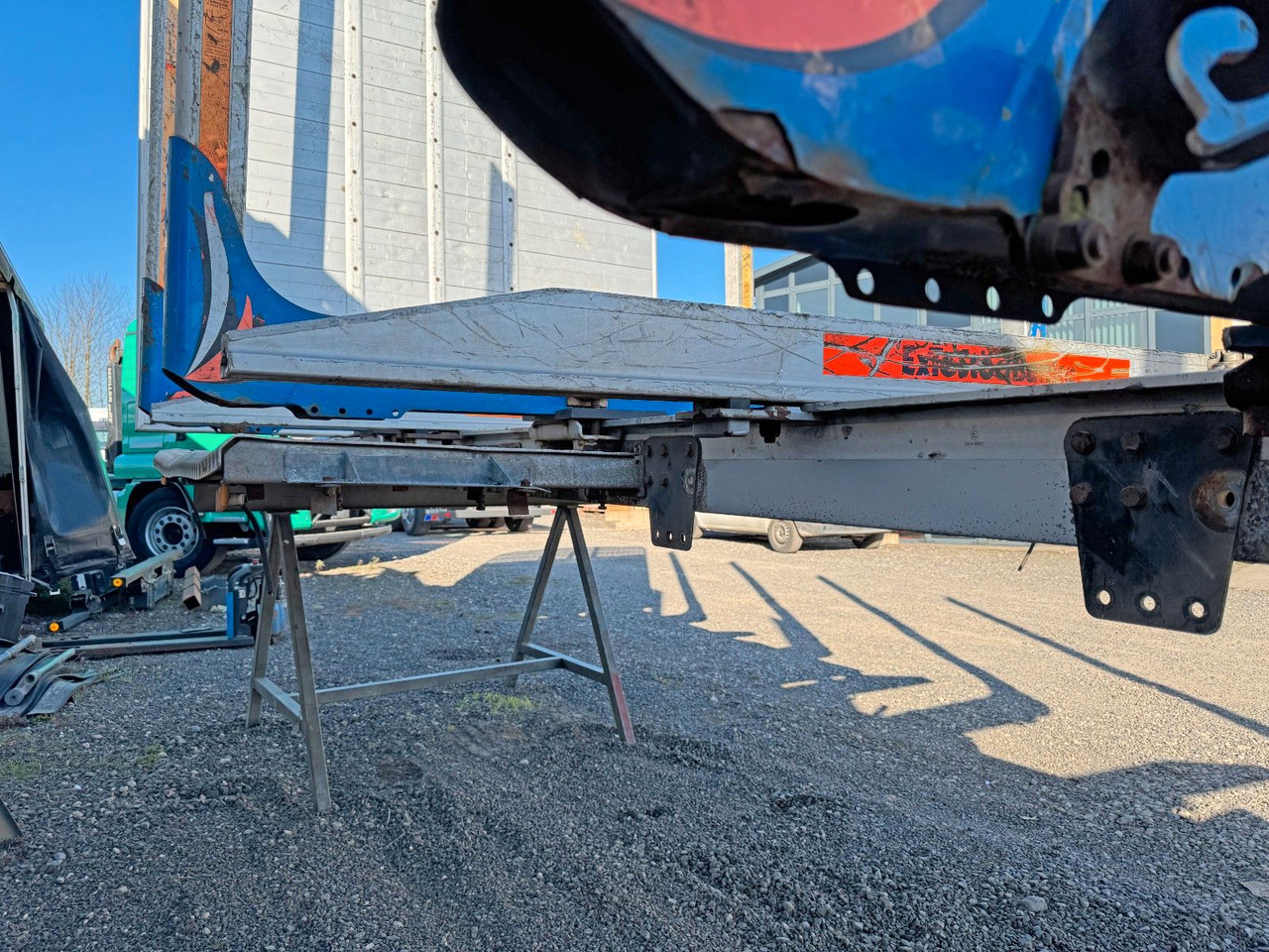 Holzwagenaufbau mit Rungen Aluminium - Вантажівка з маніпулятором: фото 4 Holzwagenaufbau mit Rungen Aluminium - Вантажівка з маніпулятором: фото 4