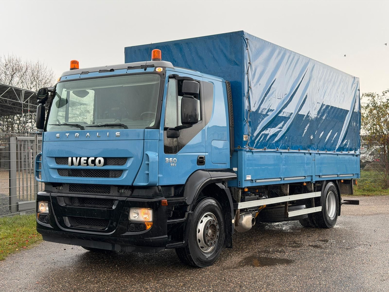 Iveco 190S36/9 Stralis Pritsche & Hebebühne 3 to. TOP - Тентована вантажівка: фото 1 Iveco 190S36/9 Stralis Pritsche & Hebebühne 3 to. TOP - Тентована вантажівка: фото 1