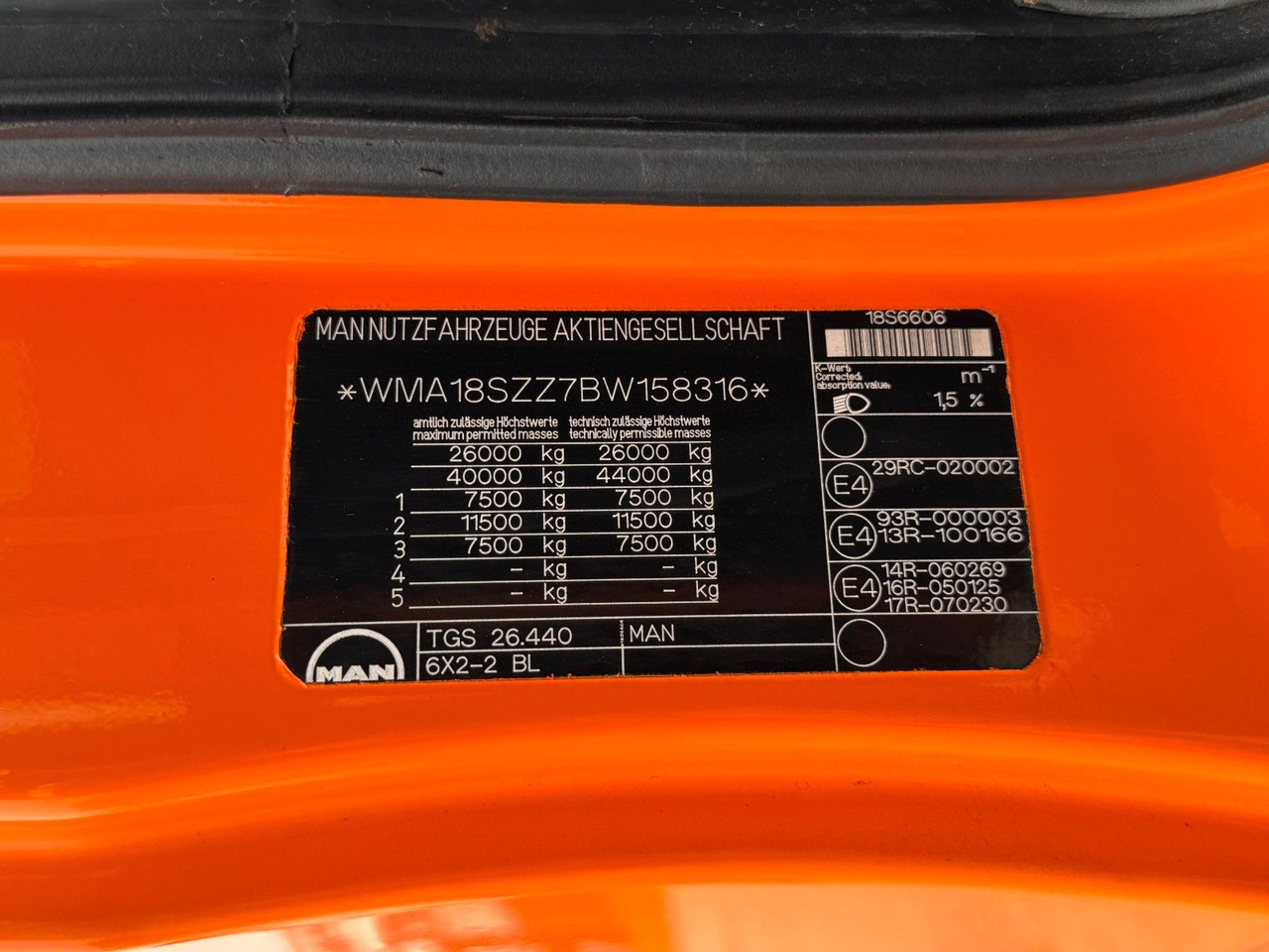 MAN 26.40 6X2 Multilift Abroller - Гаковий мультиліфт вантажівка: фото 4 MAN 26.40 6X2 Multilift Abroller - Гаковий мультиліфт вантажівка: фото 4