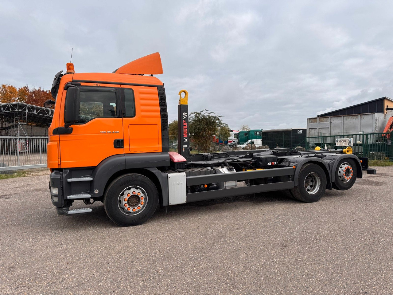 MAN 26.40 6X2 Multilift Abroller - Гаковий мультиліфт вантажівка: фото 1 MAN 26.40 6X2 Multilift Abroller - Гаковий мультиліфт вантажівка: фото 1