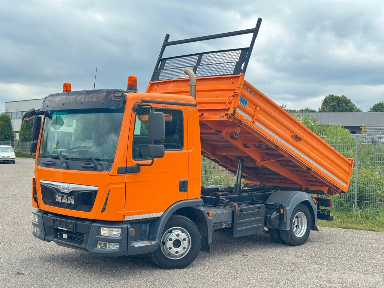 MAN 8.220 4x2 Meiller 3S. Kipper | Sperrdiff. | AHK - Самоскид вантажівка: фото 1 MAN 8.220 4x2 Meiller 3S. Kipper | Sperrdiff. | AHK - Самоскид вантажівка: фото 1