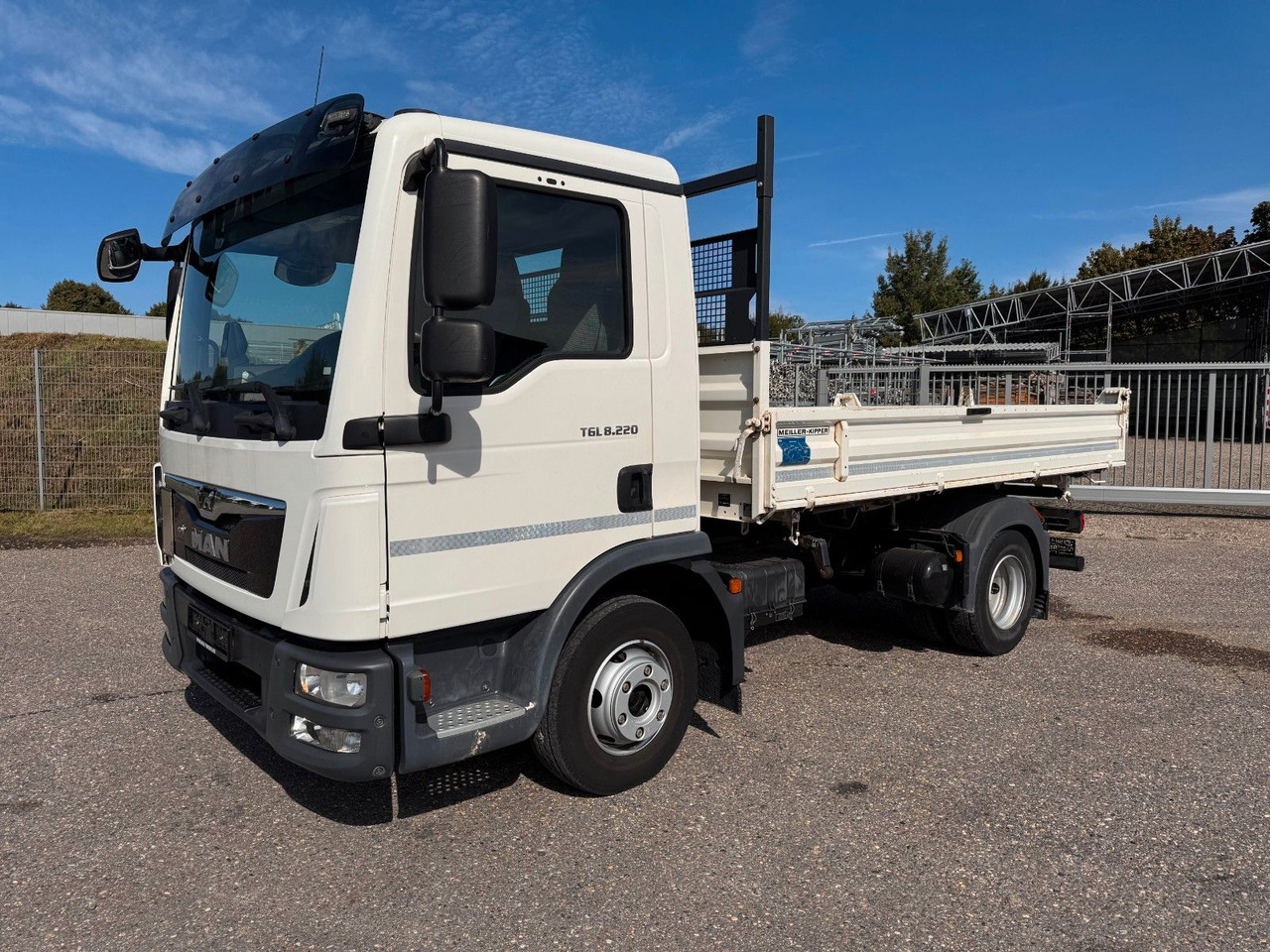 MAN 8.220 Meiller 3.S. Kipper Top Zustand - Самоскид вантажівка: фото 1 MAN 8.220 Meiller 3.S. Kipper Top Zustand - Самоскид вантажівка: фото 1