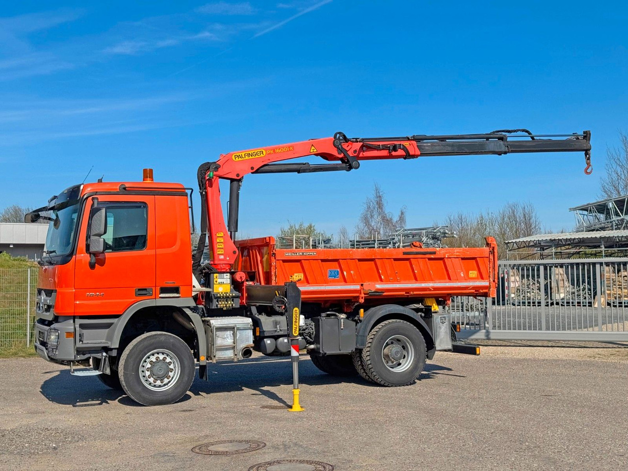 Mercedes-Benz 1844 4x4 Meiller 3S Bordmatik Palfinger PK16001K - Самоскид вантажівка: фото 4 Mercedes-Benz 1844 4x4 Meiller 3S Bordmatik Palfinger PK16001K - Самоскид вантажівка: фото 4