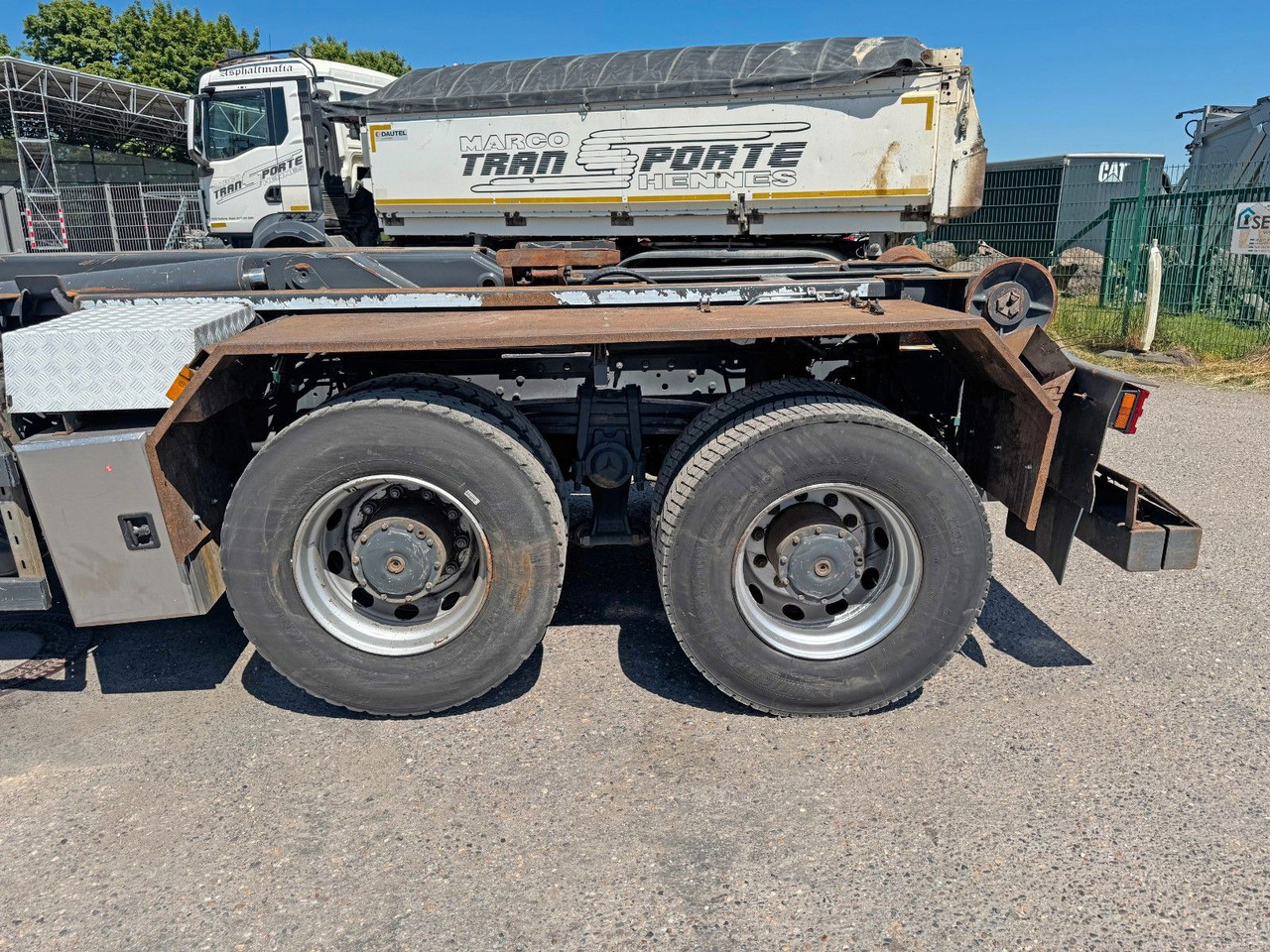 Mercedes-Benz 2644 6X4 VDL Abroller mit 3,90 Radstand Blatt BL - Гаковий мультиліфт вантажівка: фото 5 Mercedes-Benz 2644 6X4 VDL Abroller mit 3,90 Radstand Blatt BL - Гаковий мультиліфт вантажівка: фото 5