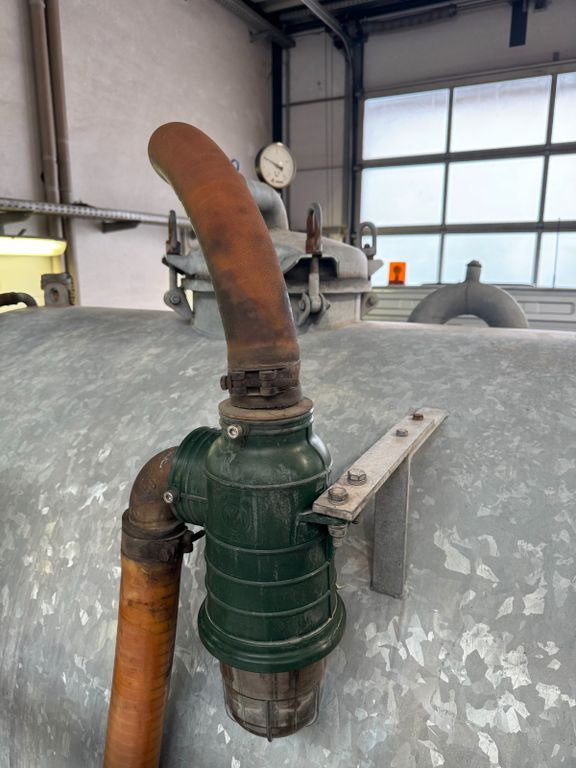 Mercedes-Benz 818 4X2 ROM Toilettenwagen Mercedes-Benz 818 4X2 ROM Toilettenwagen 6 Plätze - Асенізатори: фото 5 Mercedes-Benz 818 4X2 ROM Toilettenwagen Mercedes-Benz 818 4X2 ROM Toilettenwagen 6 Plätze - Асенізатори: фото 5